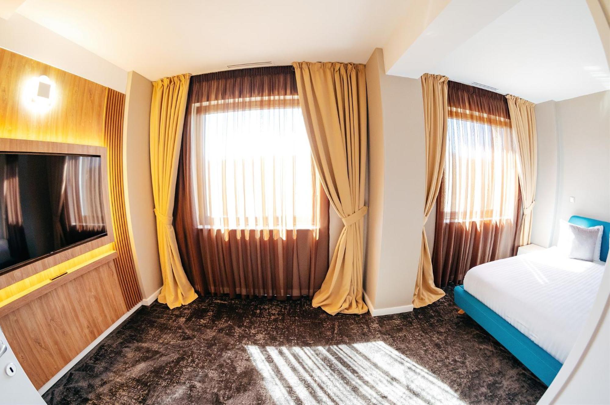 Business Hotel Conference Center & Spa Targu Mures Exterior photo